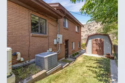 3371 E Larchmont Dr, Salt Lake City, UT 84109 - Photo 22