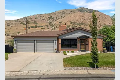 3371 E Larchmont Dr, Salt Lake City, UT 84109 - Photo 2