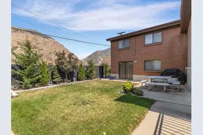 3371 E Larchmont Dr, Salt Lake City, UT 84109 - Photo 24