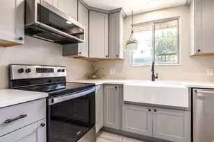 208 N Oakleaf Ln, North Salt Lake, UT 84054 - Photo 8