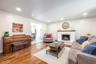 208 N Oakleaf Ln, North Salt Lake, UT 84054 - Photo 2