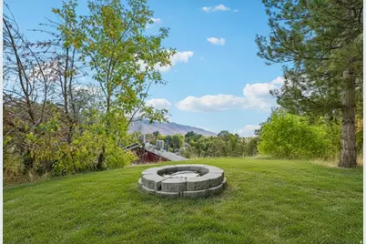 5625 S Crestwood Dr E, South Ogden, UT 84405 - Photo 54