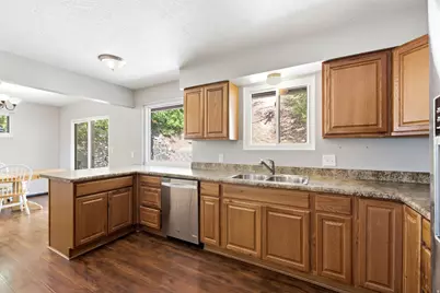 5625 S Crestwood Dr E, South Ogden, UT 84405 - Photo 10
