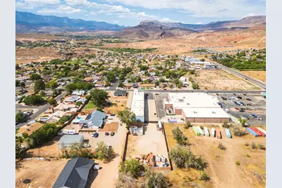195 W 500 N #6,7 WH, La Verkin, UT 84745 - Photo 32