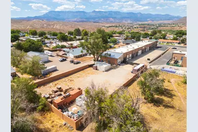 195 W 500 N #6,7 WH, La Verkin, UT 84745 - Photo 26
