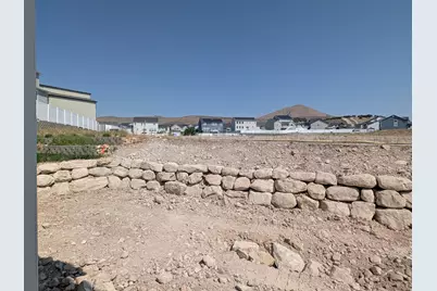 3375 E Baywater Dr #516, Eagle Mountain, UT 84005 - Photo 4