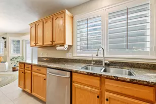 1121 Oakridge Park Dr, Farmington, UT 84025 - Photo 12