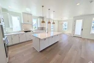 7028 W Lake Ave S, South Jordan, UT 84009 - Photo 4