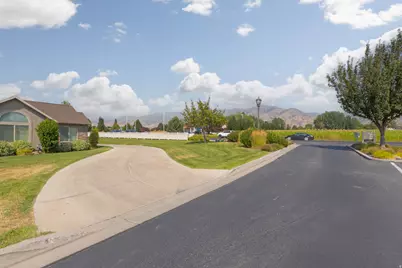 385 E 2280 N #D, North Logan, UT 84341 - Photo 36