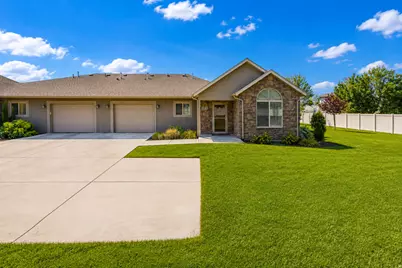 385 E 2280 N #D, North Logan, UT 84341 - Photo 4
