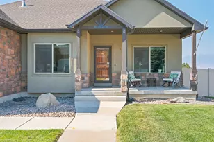 425 E Meadow Lark Ln, Elk Ridge, UT 84651 - Photo 2