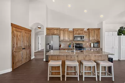 425 E Meadow Lark Ln, Elk Ridge, UT 84651 - Photo 12
