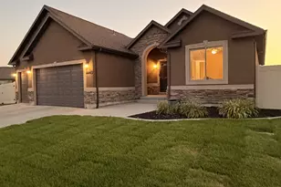 4443 N Butterfly Ln, Eagle Mountain, UT 84005 - Photo 2