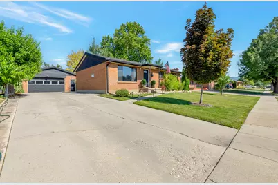873 S 400 W, Bountiful, UT 84010 - Photo 2