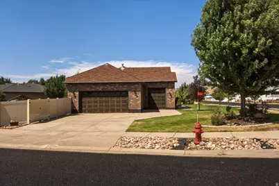 4028 Mountainbrook Way, Mountain Green, UT 84050 - Photo 8