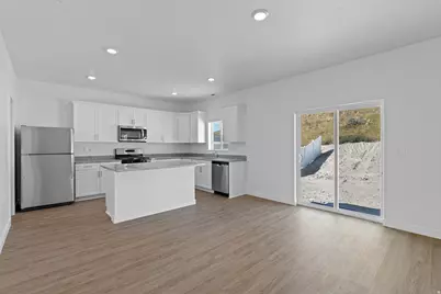7192 Oquirrh Ranch Pkwy, Eagle Mountain, UT 84005 - Photo 8