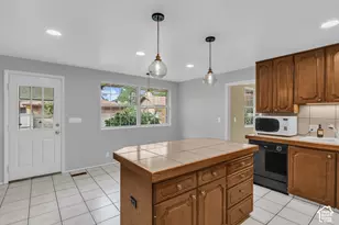 2329 E Sublette Pl, Sandy, UT 84093 - Photo 20