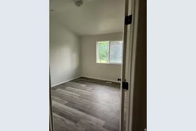 5914 Valley Point Dr, West Valley, UT 84128 - Photo 10