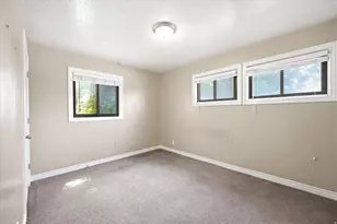 4372 S 375 E, Washington Terrace, UT 84405 - Photo 10