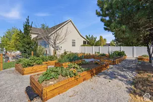 395 Premier Ln, Grantsville, UT 84029 - Photo 6