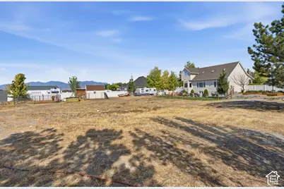 395 Premier Ln, Grantsville, UT 84029 - Photo 4