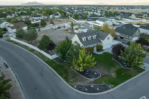 395 Premier Ln, Grantsville, UT 84029 - Photo 2
