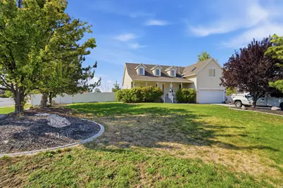 395 Premier Ln, Grantsville, UT 84029 - Photo 2