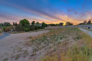 1096 W Kings Landing Ct, South Jordan, UT 84095 - Photo 1