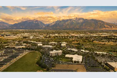 1096 W Kings Landing Ct #2, South Jordan, UT 84095 - Photo 4