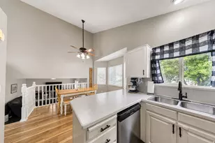 5503 S 3375 W, Roy, UT 84067 - Photo 10