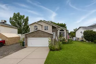 5503 S 3375 W, Roy, UT 84067 - Photo 2