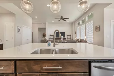 3215 S Sandstone Dr W, Hurricane, UT 84737 - Photo 16