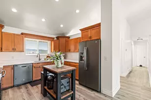 180 N Sage Ln, Loa, UT 84747 - Photo 12