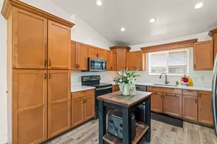 180 N Sage Ln, Loa, UT 84747 - Photo 14