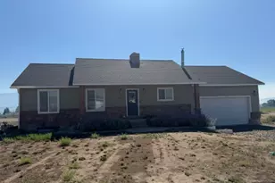 180 N Sage Ln, Loa, UT 84747 - Photo 2