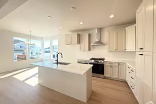 7628 S Clipper Hill Rd W, West Jordan, UT 84081 - Photo 6