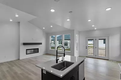 195 E 690 N, Providence, UT 84332 - Photo 8