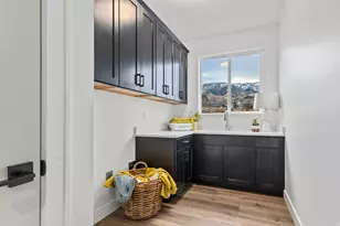 3559 S Garibaldi Wy, Saratoga Springs, UT 84045 - Photo 30