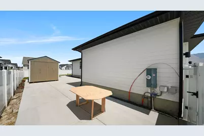 1611 E Cottontail Dr, Eagle Mountain, UT 84005 - Photo 40