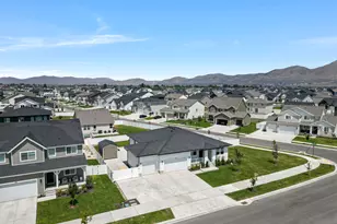 1611 E Cottontail Dr, Eagle Mountain, UT 84005 - Photo 4