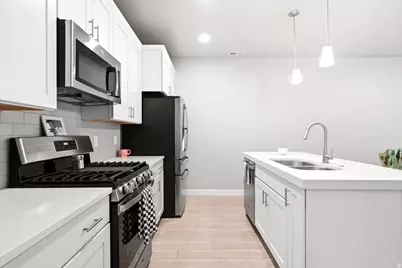 11123 S Kestrel Rise Rd, South Jordan, UT 84009 - Photo 14