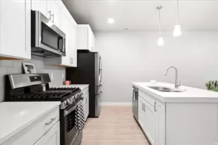 11123 S Kestrel Rise Rd, South Jordan, UT 84009 - Photo 14