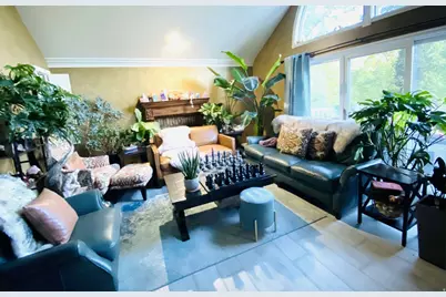 1025 N Brook Haven Dr Dr E, Kaysville, UT 84037 - Photo 2