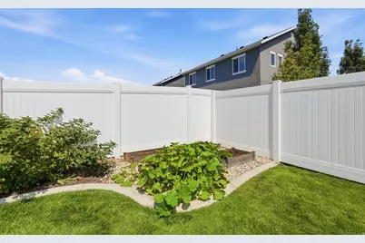 1644 W Red Pine Dr, Syracuse, UT 84075 - Photo 42