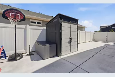 1644 W Red Pine Dr, Syracuse, UT 84075 - Photo 40