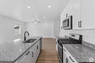 7136 Oquirrh Ranch Pkwy N, Eagle Mountain, UT 84005 - Photo 4