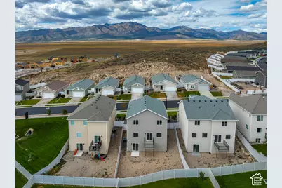 7136 Oquirrh Ranch Pkwy N, Eagle Mountain, UT 84005 - Photo 2