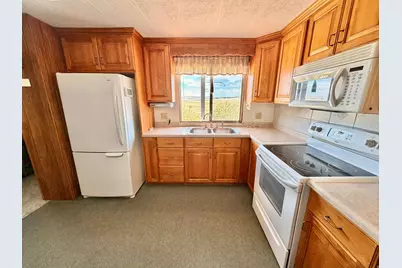 910 E Clawson Bench Rd, Clawson, UT 84516 - Photo 8