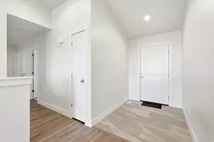 437 N 800 E, Hyde Park, UT 84318 - Photo 4