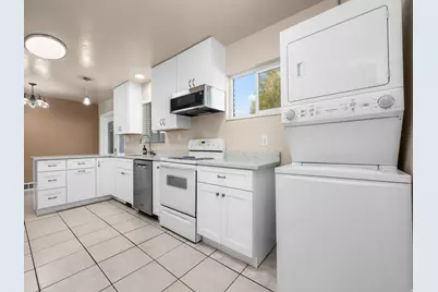 257 S 300 E, Salem, UT 84653 - Photo 6